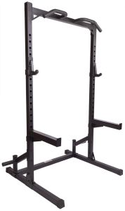 Recoil Half Rack Light – helbild framifrån av svart rack med J-hooks och safetyarmar.