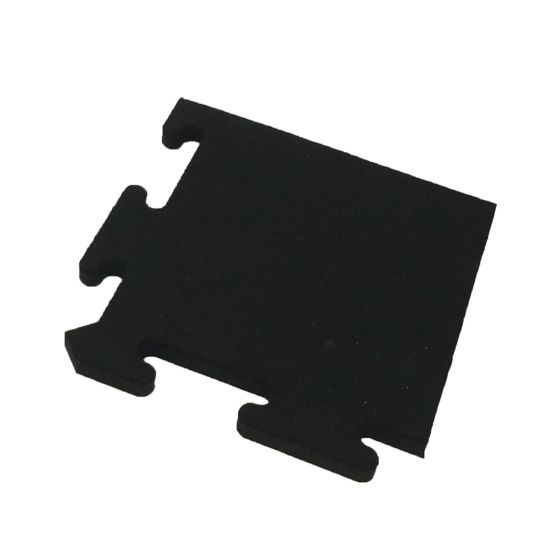 Hörnbit i gummi till 20 mm tjock pusselmatta, formad för att passa med raka kanter.