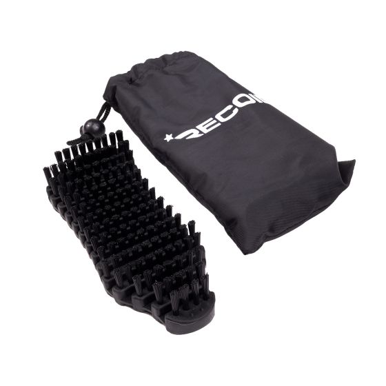 Nylonborste från Recoil med svart förvaringspåse.