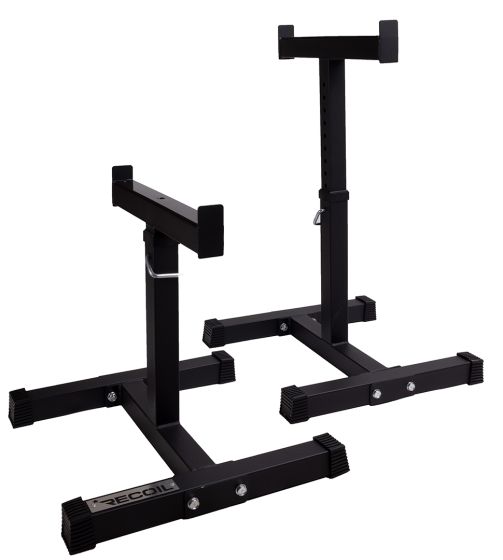 Säkerhetsarmar från Recoil monterade på skivstångsställning, vy framifrån