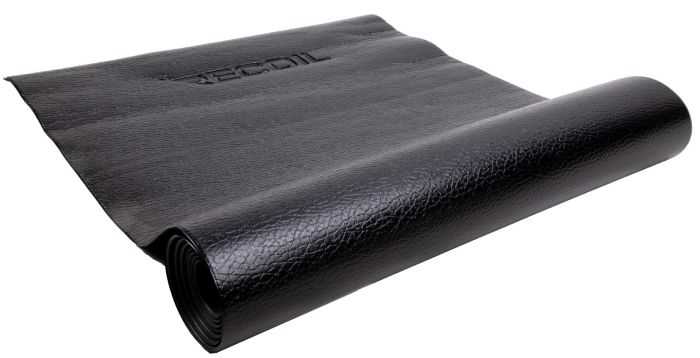 Recoil underlagsmatta för roddmaskin – sned vy som visar halkfri och stabil träningsyta