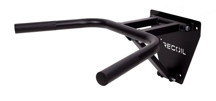Väggmonterat dipsstativ från Recoil i svart stål – frontvy med logotyp