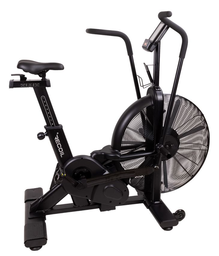 Recoil Airbike X2 i svart, visad i helfigur snett framifrån med tydlig överblick av design och fläkt.