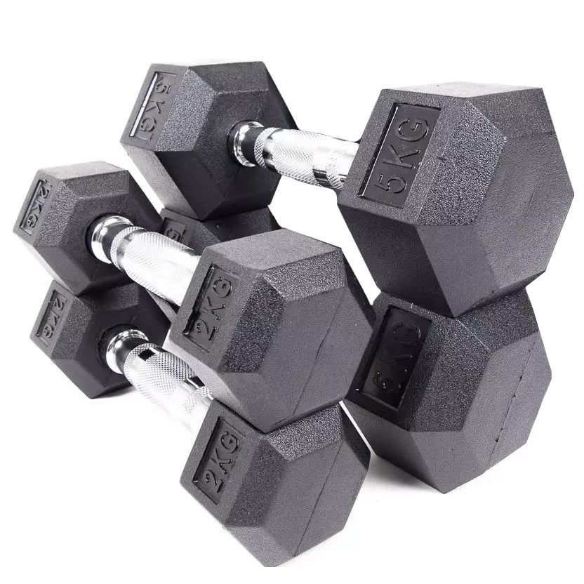 Recoil hantelpaket hexagonhantlar 1–5 kg i svart gummi med kromade handtag, staplade i ett kompakt set – perfekt för nybörjare eller uppvärmning.