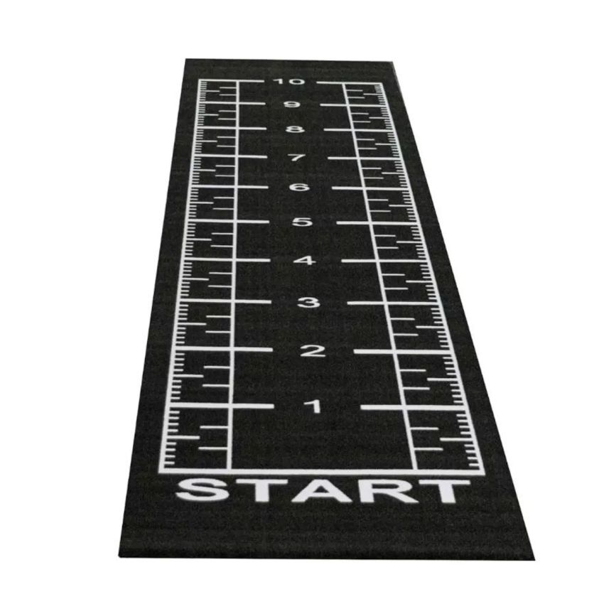 Svart konstgräsmatta med vita siffror och startmarkering, 2x12 meter lång.